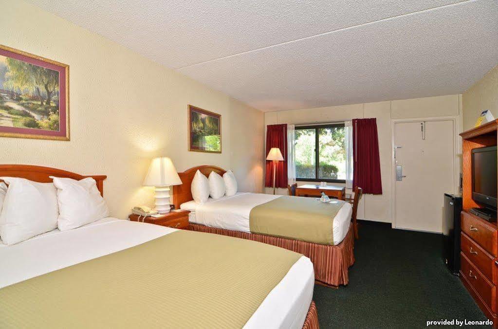 Best Western Crossroads Inn DeFuniak Springs Phòng bức ảnh